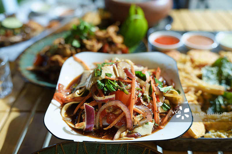 泰式风味沙拉的诱惑图片素材