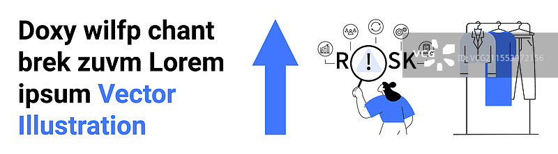 女商人用放大镜评估风险图片素材