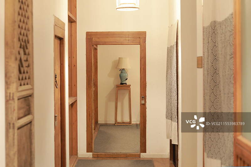 原木风的建筑室内走廊图片素材