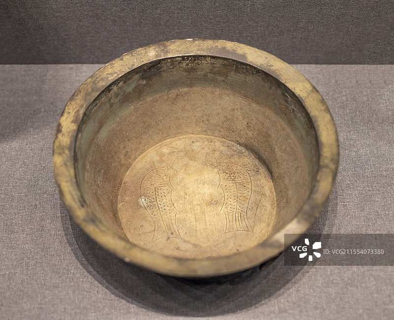 双鱼纹铜洗 东汉 陆川县良田合山屯出土 广西壮族自治区博物馆图片素材