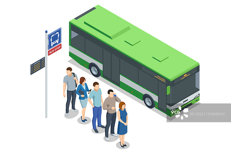 绿色城市公交车在公交站停靠，乘客们正在等候。图片素材