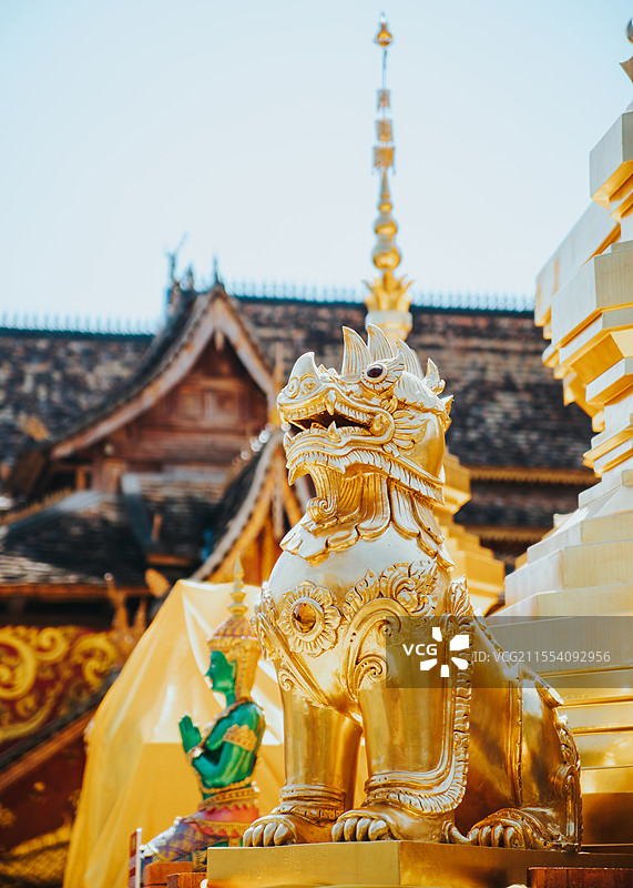 云南西双版纳傣族园内的佛寺建筑景观图片素材