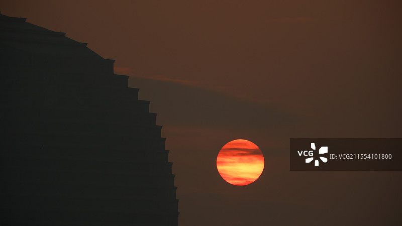 大象酒店落日剪影图片素材