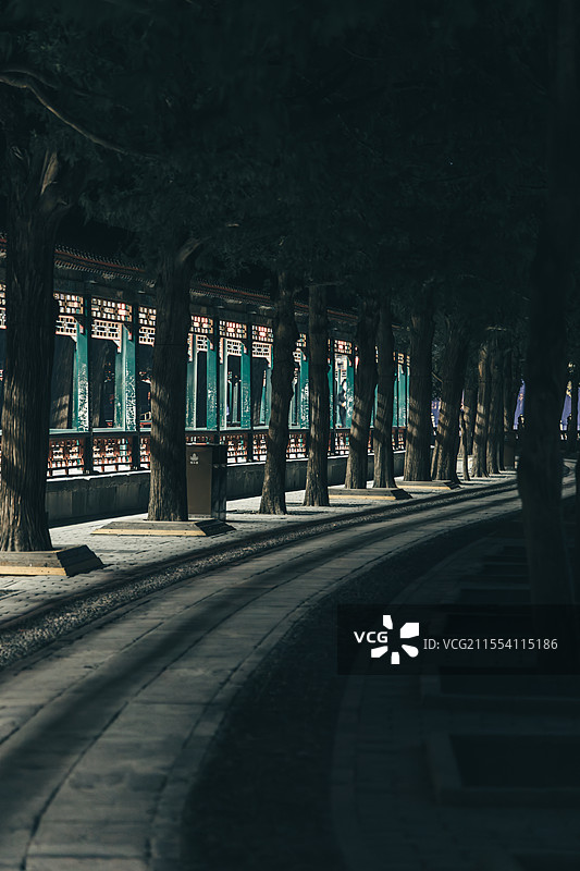 夜晚颐和园长廊图片素材