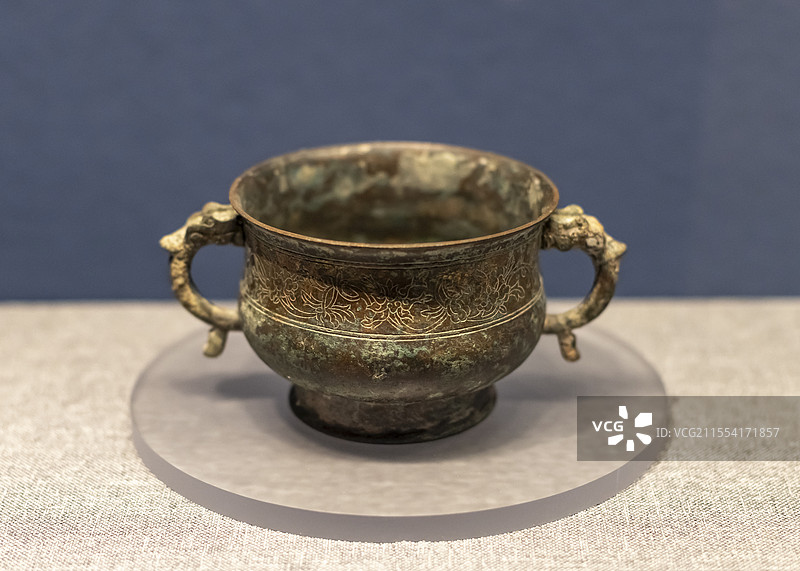 鎏金錾花簋式铜炉 明 宁明县明江镇思明府黄承祖土司合葬墓 广西壮族自治区博物馆图片素材