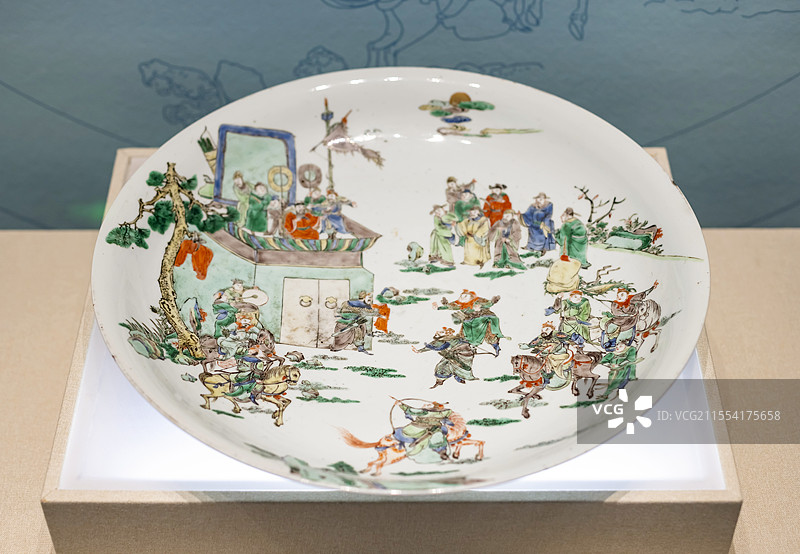 五彩铜雀台比武图大盘 清康熙 广西壮族自治区博物馆图片素材