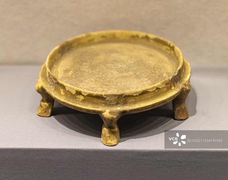 青瓷五足砚 南北朝 恭城瑶族自治县新街长茶地出土 广西壮族自治区博物馆图片素材