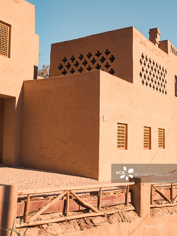 吐鲁番吐峪沟景区的黄土建筑图片素材