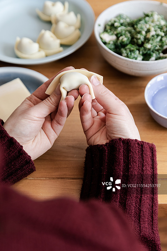 手工制作包刀鱼馄饨图片素材