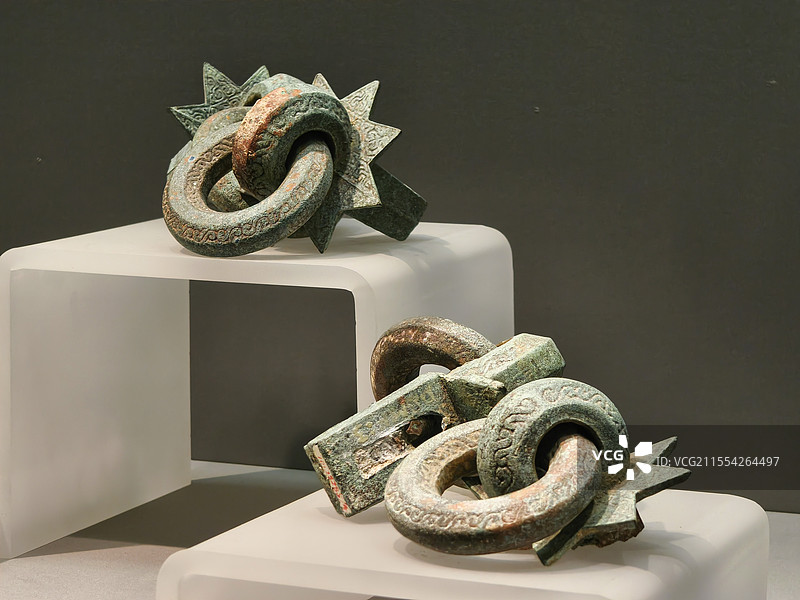 南京博物院 春秋晚期 青铜带环棺钉图片素材