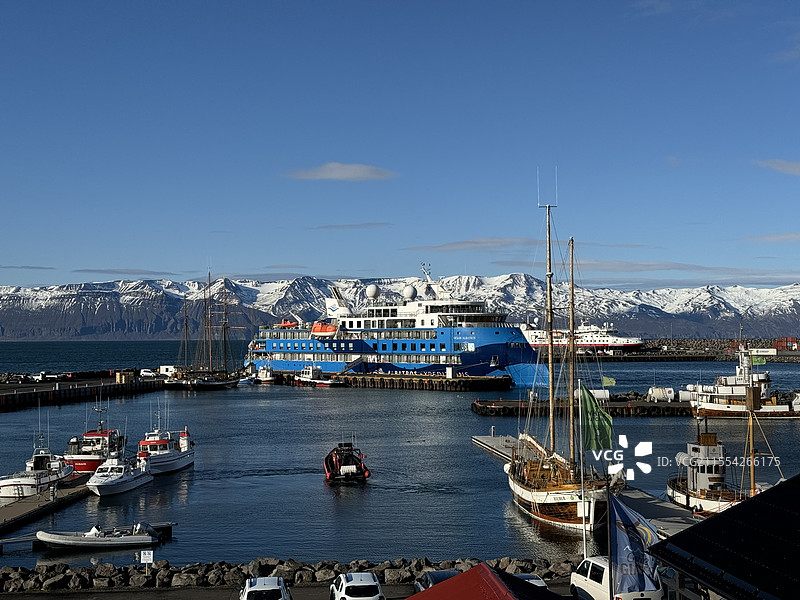 冰岛北部胡萨维克海港风光图片素材
