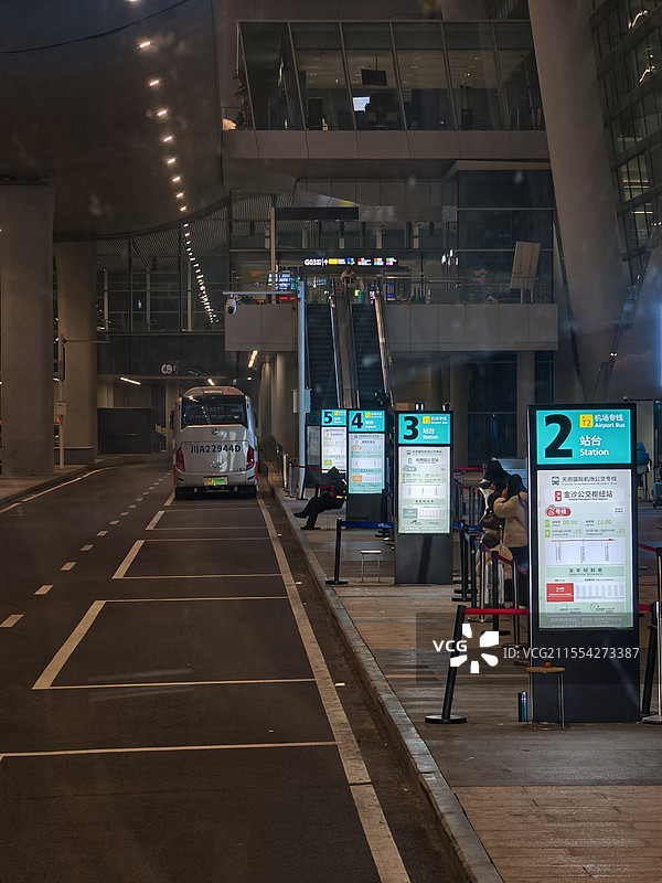 天府机场机场大巴站台图片素材