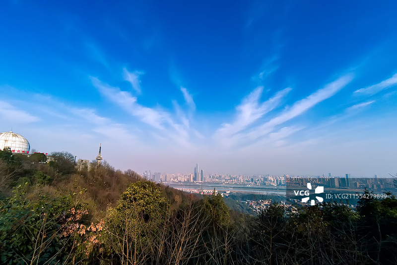 岳麓山上远眺星城壮丽云景图片素材