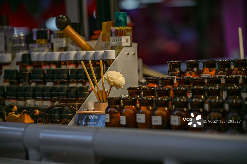 四川省绵阳市女性化妆保养用品创意图片图片素材