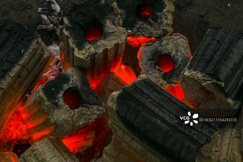 四川省绵阳市木炭，燃烧，烧烤图片素材
