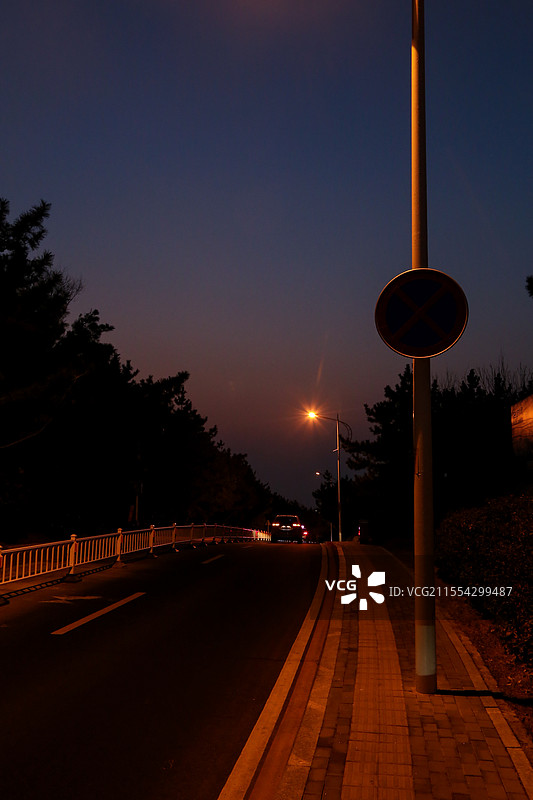 傍晚的小路图片素材