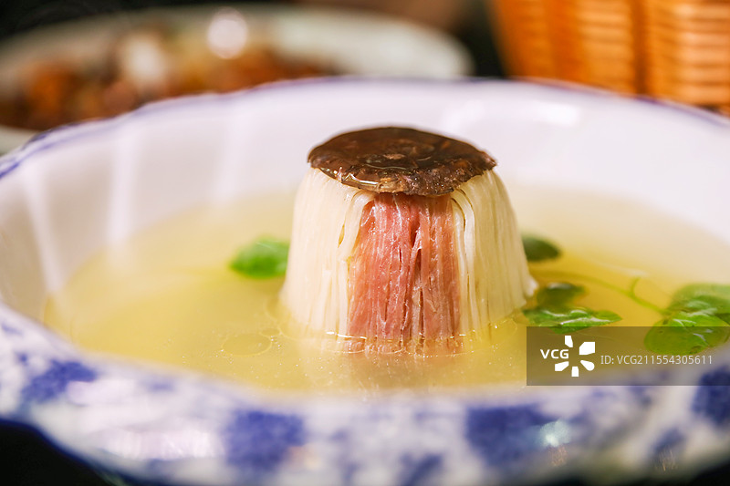 扣三丝鸡丝笋丝火腿丝鲜鸡汤煮干丝本帮菜上海美食图片素材