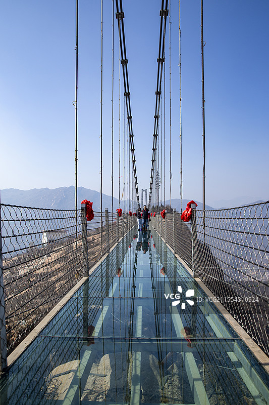 河北石家庄黄金寨玻璃栈道，玻璃吊桥风光图片素材