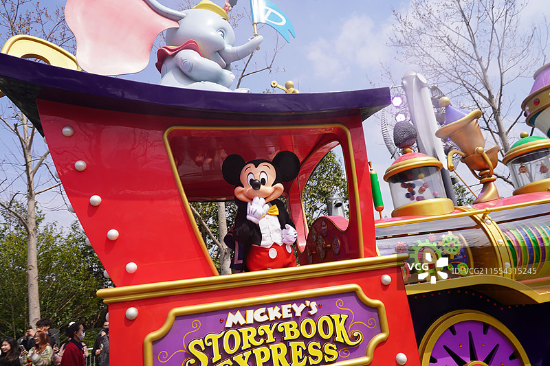 上海迪士尼的春日图片素材