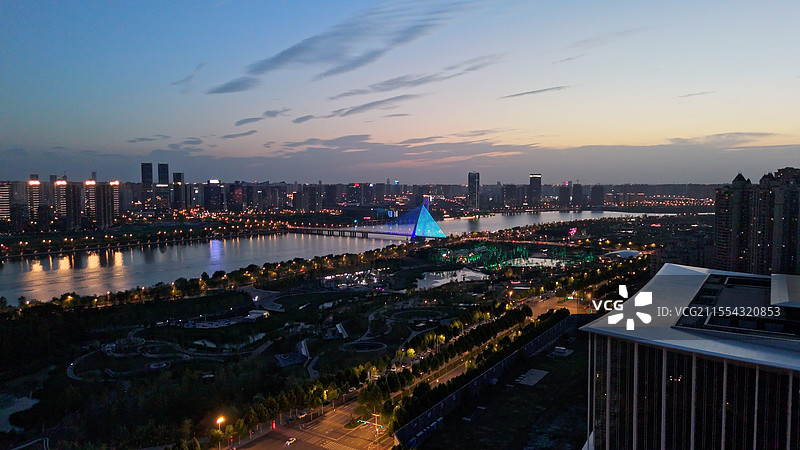 西安浐灞 后海 彩虹桥 夜景图片素材