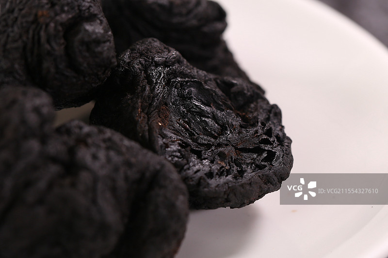 中医传统健康滋补中药材熟地图片素材