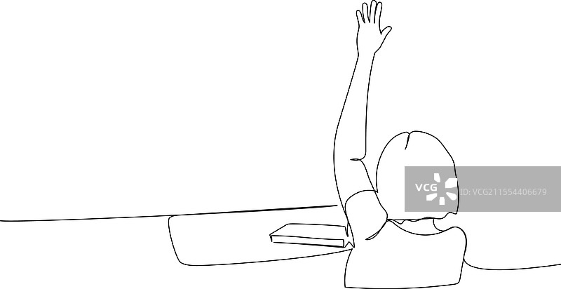 女孩在课堂上学习，举手回答问题图片素材