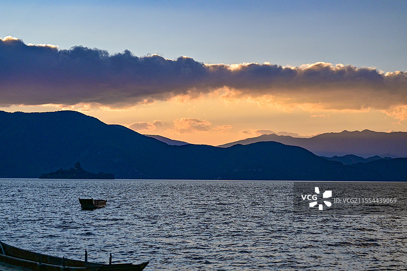 泸沽湖女神湾日落图片素材