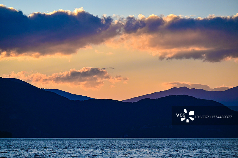泸沽湖女神湾日落图片素材