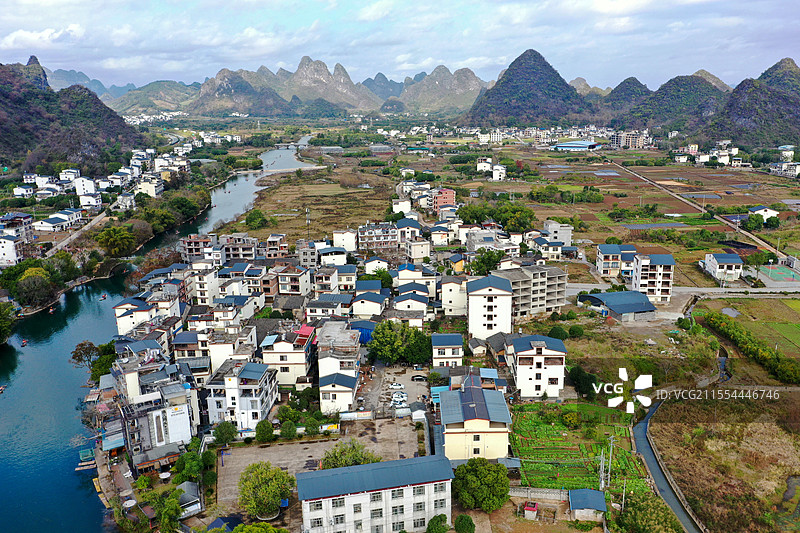桂林阳朔遇龙河田园山水航拍全景图片素材