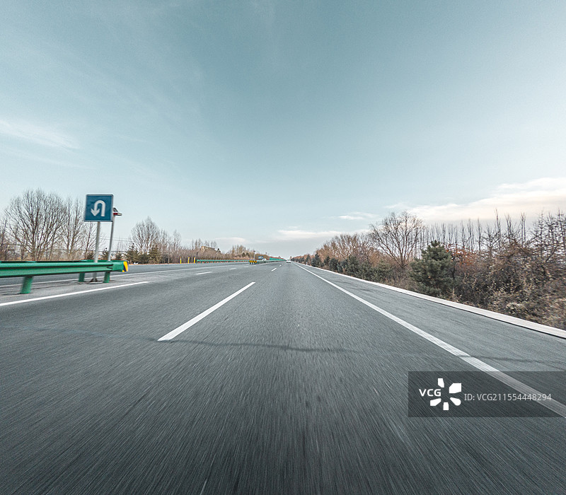 汽车广告背景图 路面 向远方延伸图片素材
