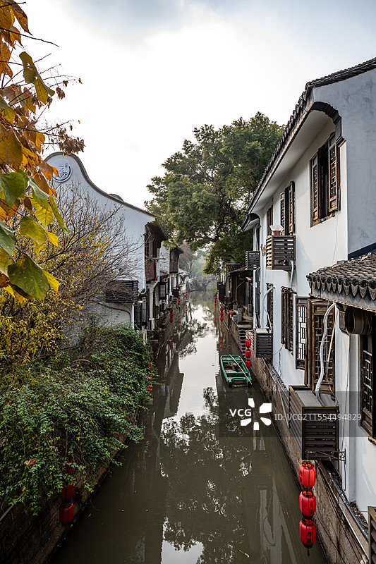 上海嘉定州桥老街法华塔白墙黛瓦建筑倒影景观图片素材