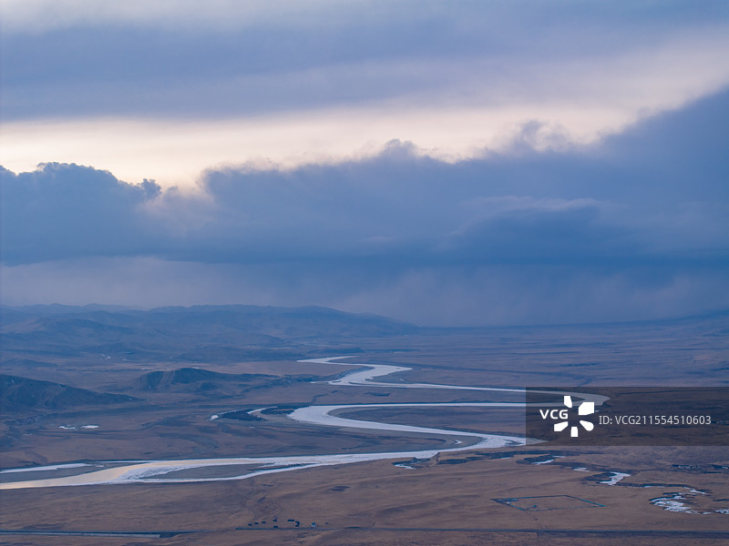 青海玛曲黄河第一湾冬季航拍图片素材