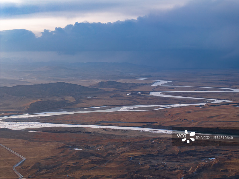 青海玛曲黄河第一湾冬季航拍图片素材