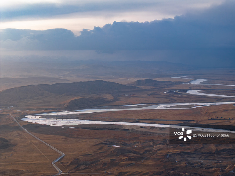 青海玛曲黄河第一湾冬季航拍图片素材