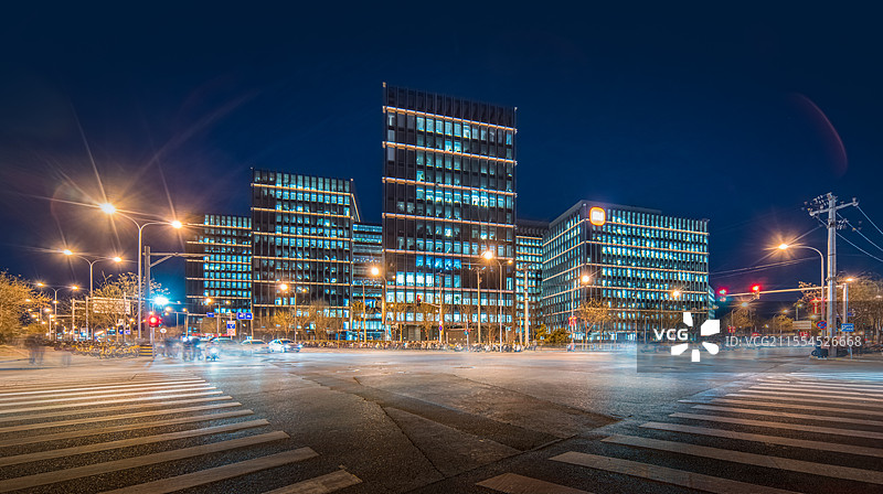 北京小米科技园夜景路口图片素材