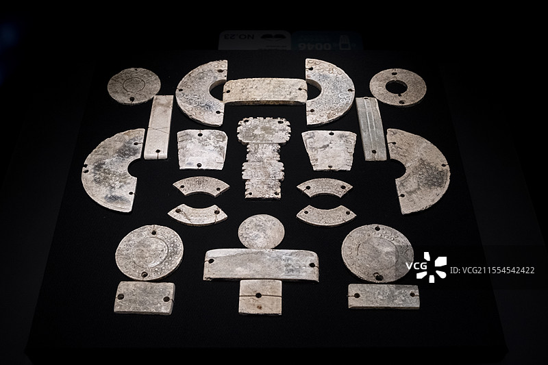 江苏徐州博物馆天工汉玉汉代玉器展玉面罩 徐州子房山三号墓图片素材