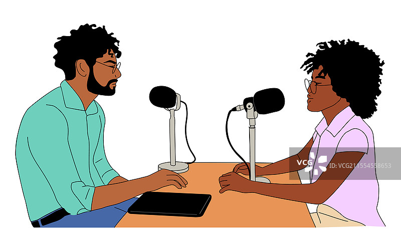一男一女坐在桌子旁，面前有麦克风。图片素材