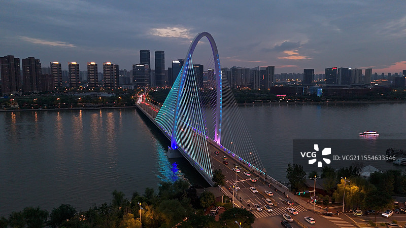 西安浐灞 后海 彩虹桥 夜景 航拍图片素材