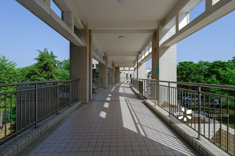 山东中医药大学（长清校区）长廊图片素材