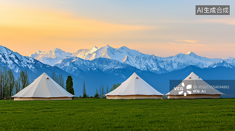 【AI数字艺术】雪山背景下草原轻奢露营帐篷图片素材