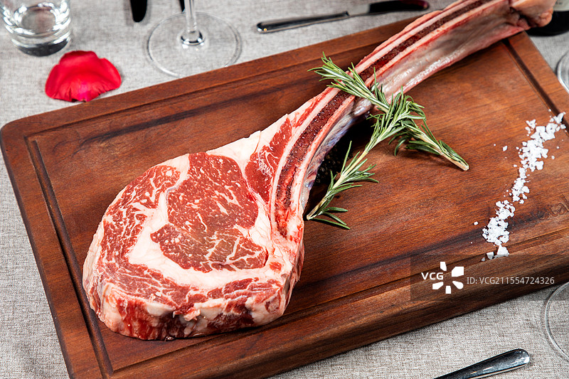 战斧牛排长骨战斧牛排澳洲牛菲力菲力牛排牛肉西餐惠林顿牛排盛宴约会纪念日图片素材