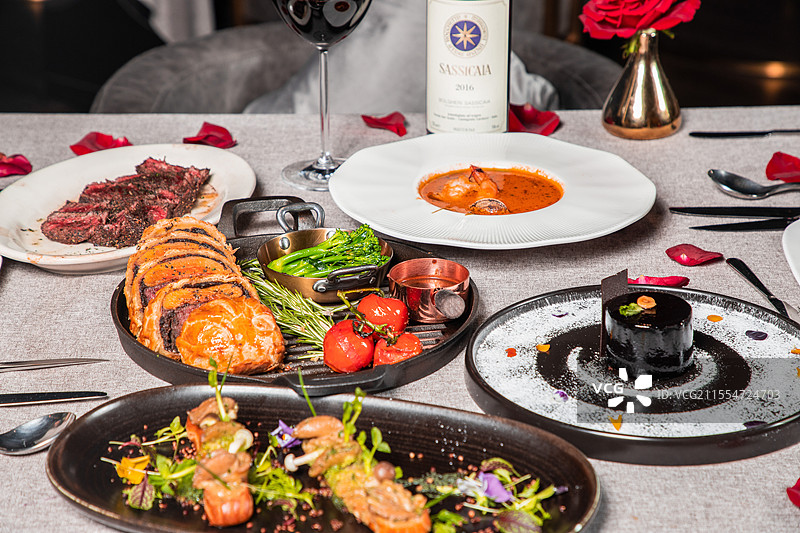 战斧牛排长骨战斧牛排澳洲牛菲力菲力牛排牛肉西餐惠林顿牛排盛宴约会纪念日图片素材