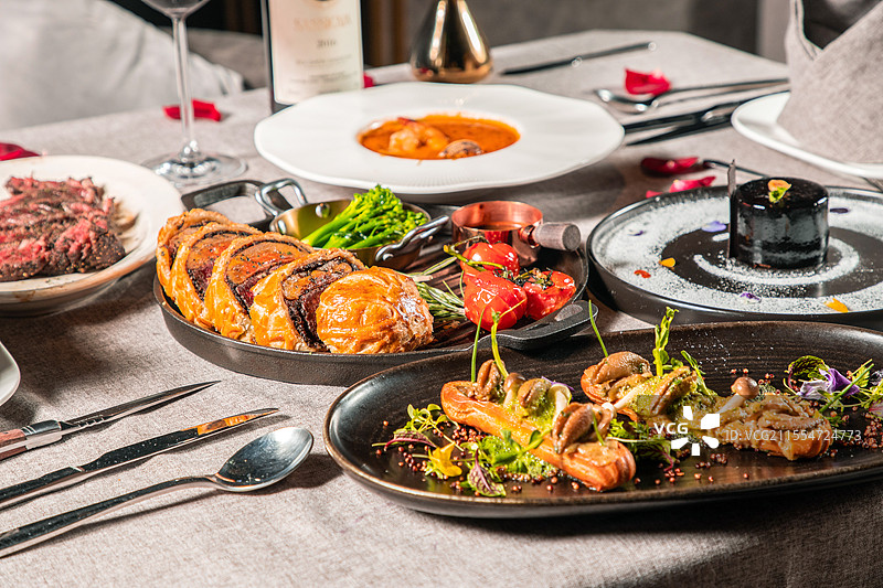 战斧牛排长骨战斧牛排澳洲牛菲力菲力牛排牛肉西餐惠林顿牛排盛宴约会纪念日图片素材