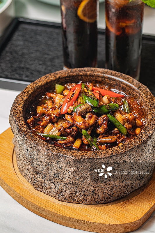 黑椒石锅牛蛙图片素材