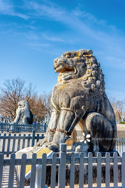 中国陕西咸阳乾县乾陵景区朱雀门石狮子图片素材