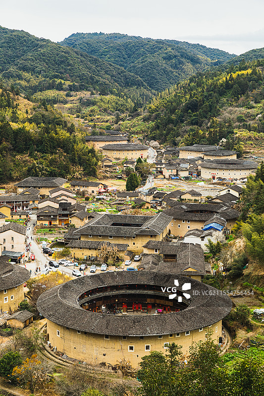 河坑土楼群在福建省漳州市南靖县书洋镇曲江圩，为张姓客家人聚居地。自元朝中期始建，历经700多年建成。图片素材