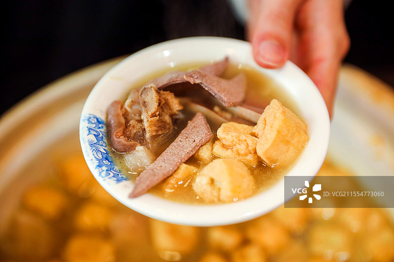 糟钵斗本帮菜砂锅菜猪肺猪肝猪脚猪肚猪舌猪内脏上海菜图片素材