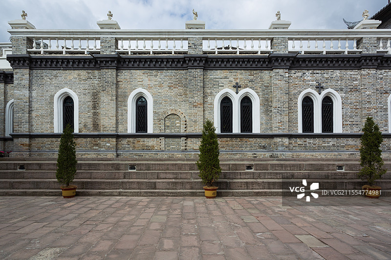 泸定磨西镇天主教堂图片素材