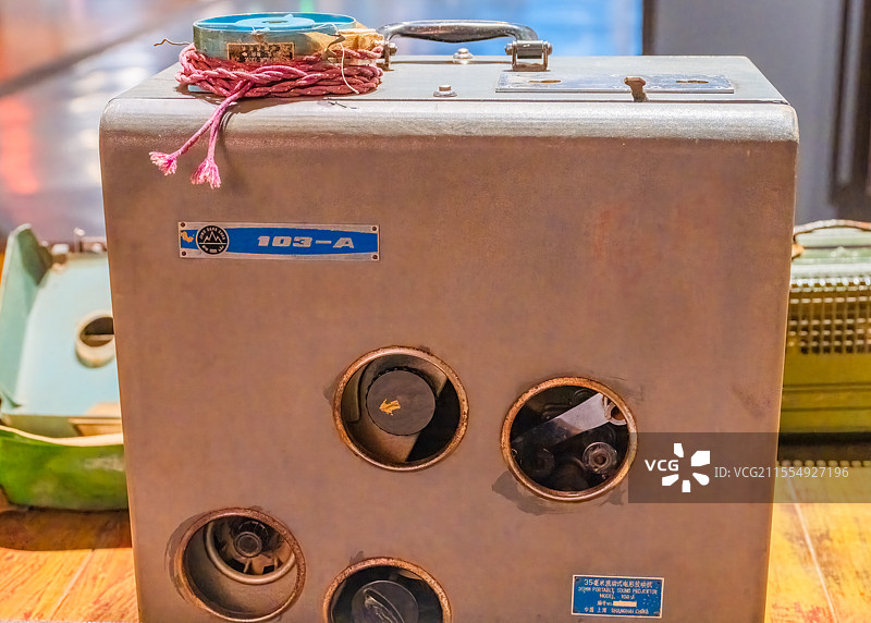 柳州工业博物馆井冈山牌35毫米流动式电影放映机图片素材