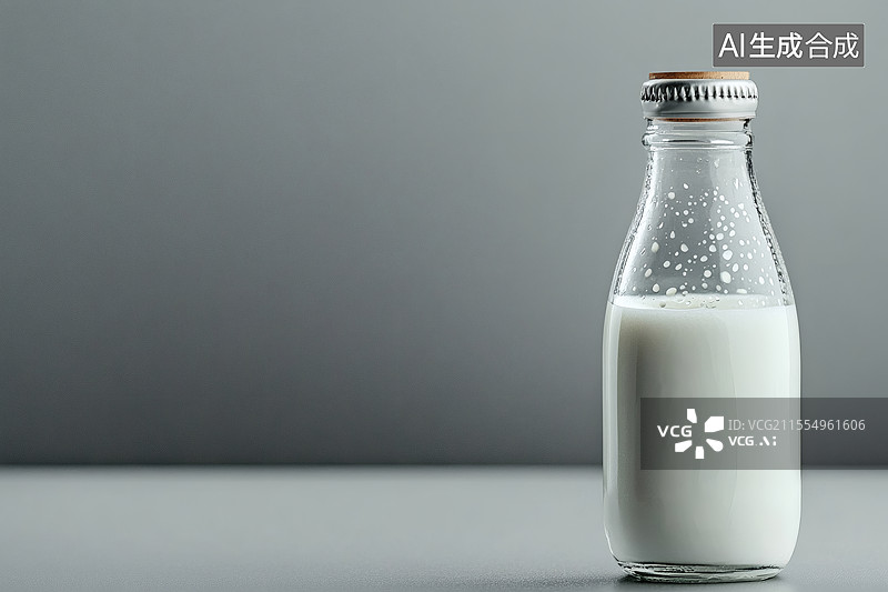 【AI数字艺术】玻璃瓶中盛满的新鲜牛奶图片素材